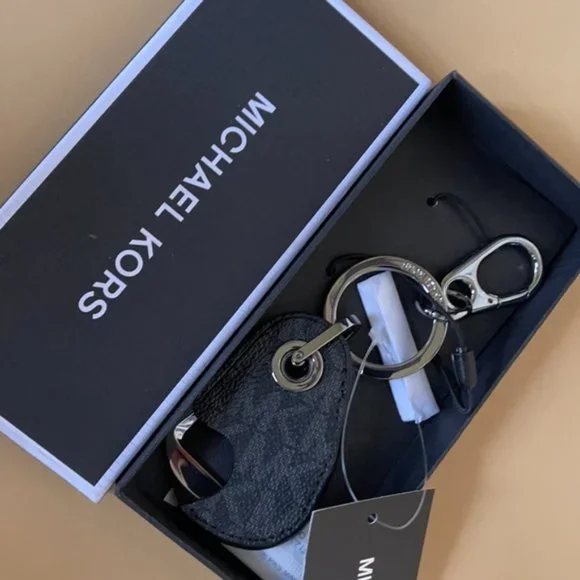 Men`s Harrison Signature Logo Black Bottle Opener Key Fob Black - Picture 6 of 12